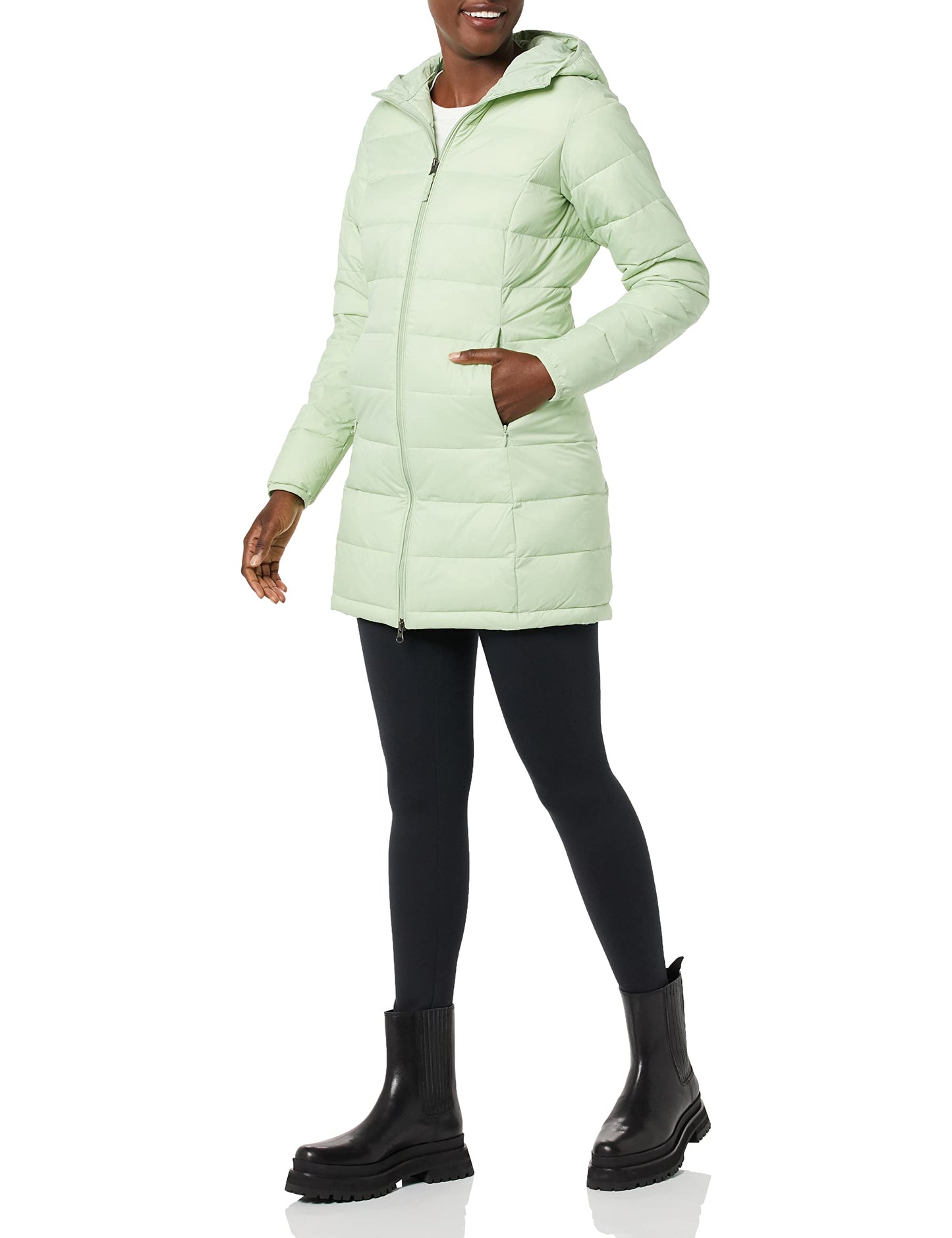 Amazon Essentials Women's Lightweight Water-Resistant Hooded Puffer Coat (Available in Plus Size)