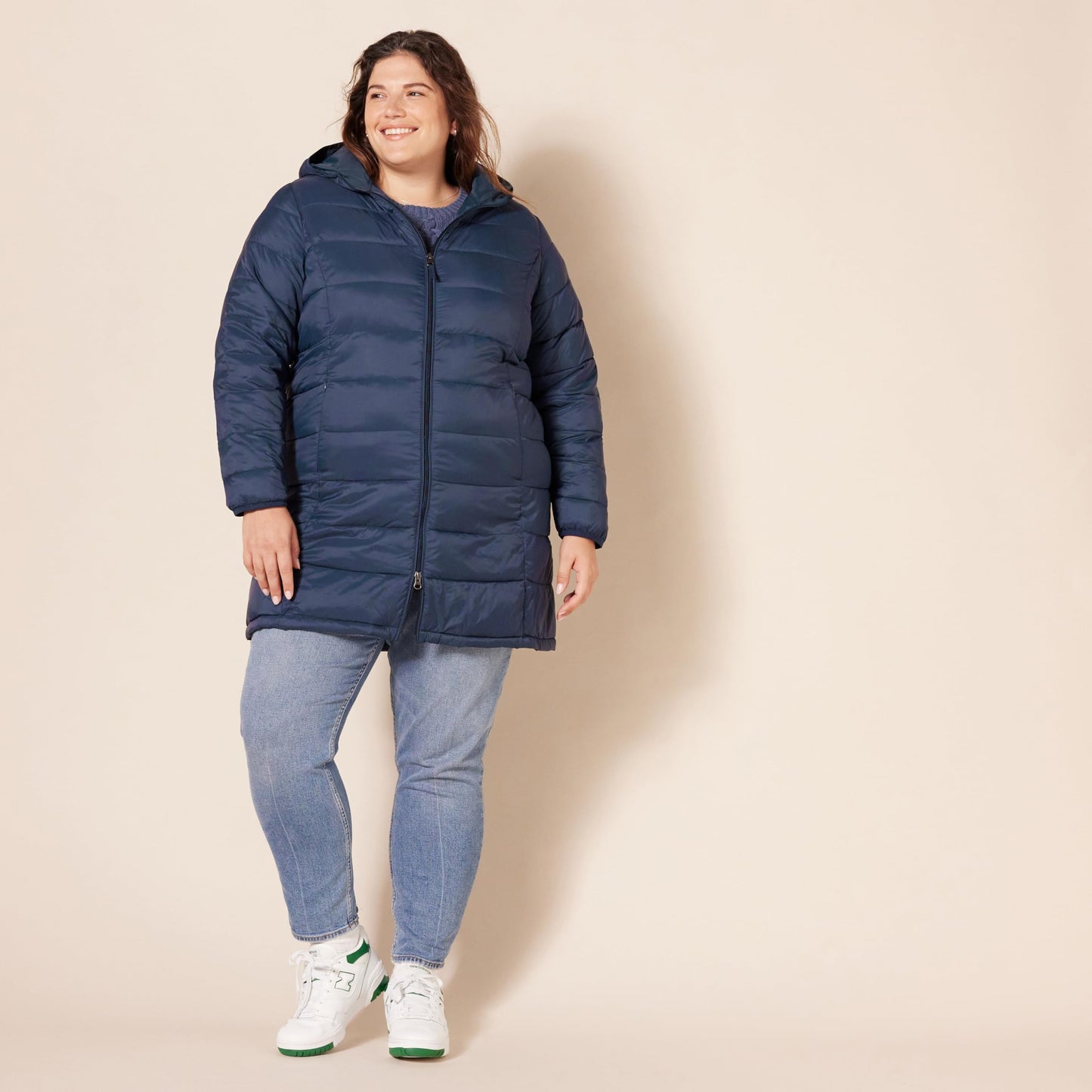 Amazon Essentials Women's Lightweight Water-Resistant Hooded Puffer Coat (Available in Plus Size)