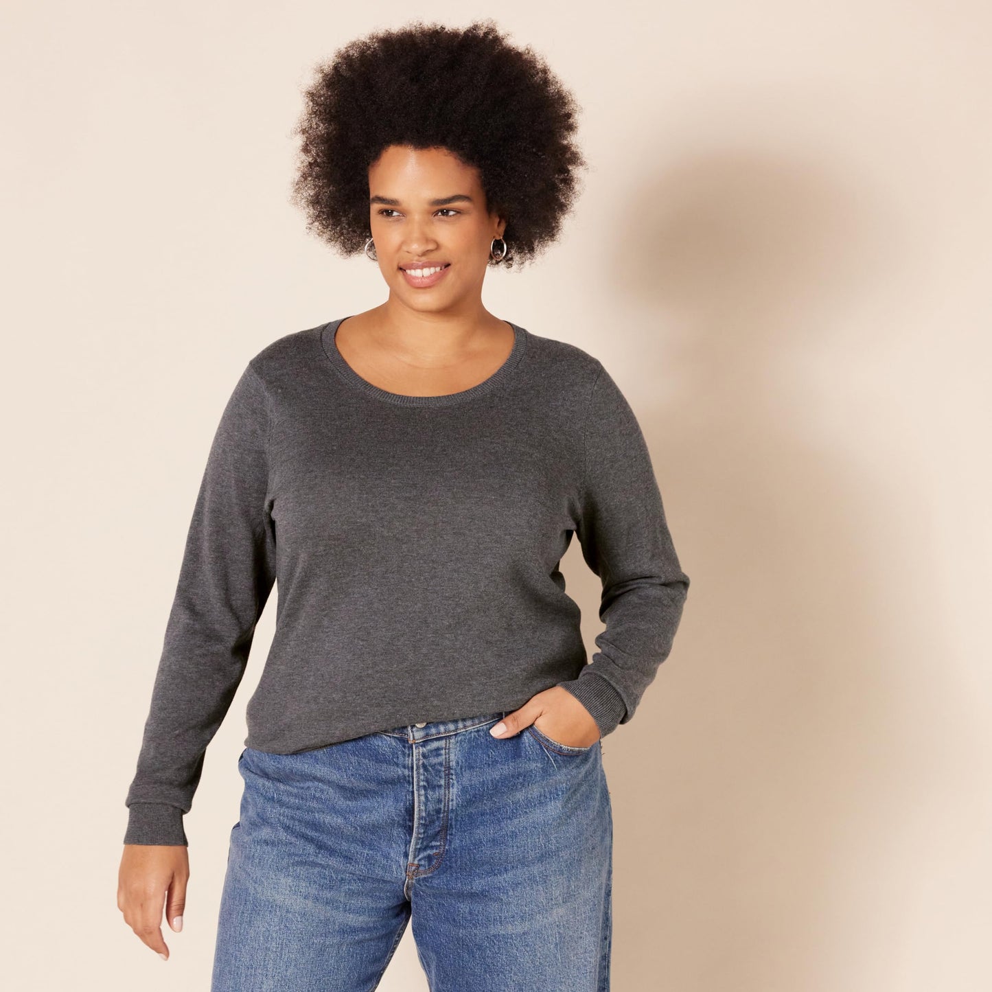 Amazon Essentials Women's Long-Sleeve Lightweight Crewneck Sweater (Available in Plus Size)