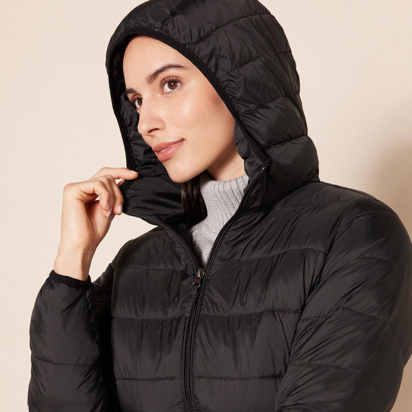 Amazon Essentials Women's Lightweight Water-Resistant Hooded Puffer Coat (Available in Plus Size)